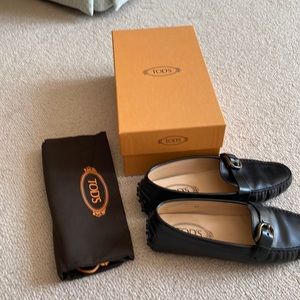 Tod’s Gommino Driving Loafer size 37 black. Very good condition